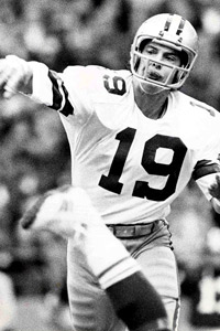 Clint Longley had a career-day to lead Dallas to victory over the Redskins on Thanksgiving Day 1974.