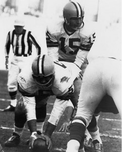 Legend has it that future Hall of Fame center Jim Ringo (51) was traded by the Packers after bringing an agent to contract negotiations.