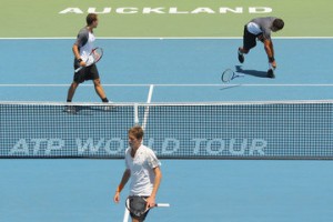 Marcelo Melo and Bruno Soares in doubles action in Auckland, 2010.